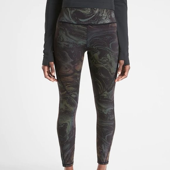 Athleta Pants - NWT Athleta Black Reflective Swirl 7/8 Leggings